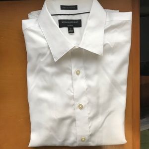 White Dress Shirt - Men’s M (Banana Republic)